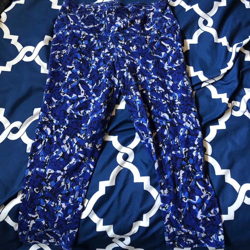Women’s Nike cropped leggings